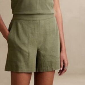 Banana Republic Linen Blend Easy Short, Desert Thyme color, size S, NWT